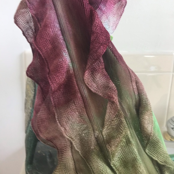 Ruffle shall poncho in a burgundi/vibrant green! - Picture 1 of 5
